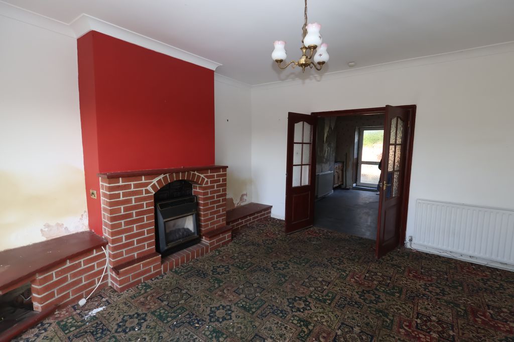 Lounge- click for photo gallery